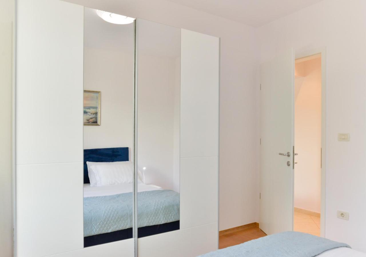 Apartments Leona Umag Luaran gambar