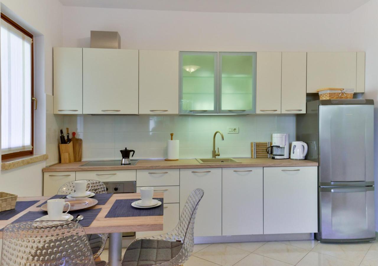 Apartments Leona Umag Luaran gambar