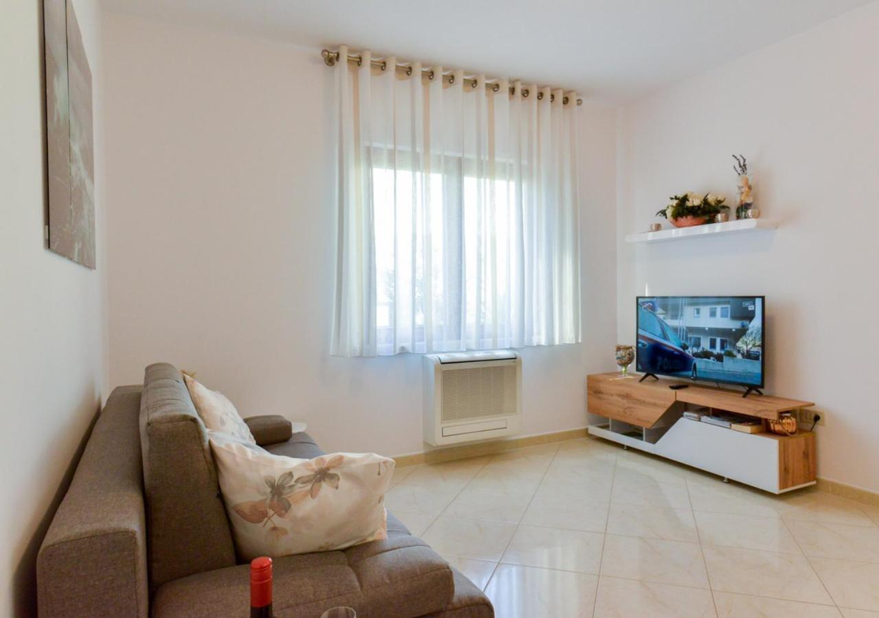 Apartments Leona Umag Luaran gambar
