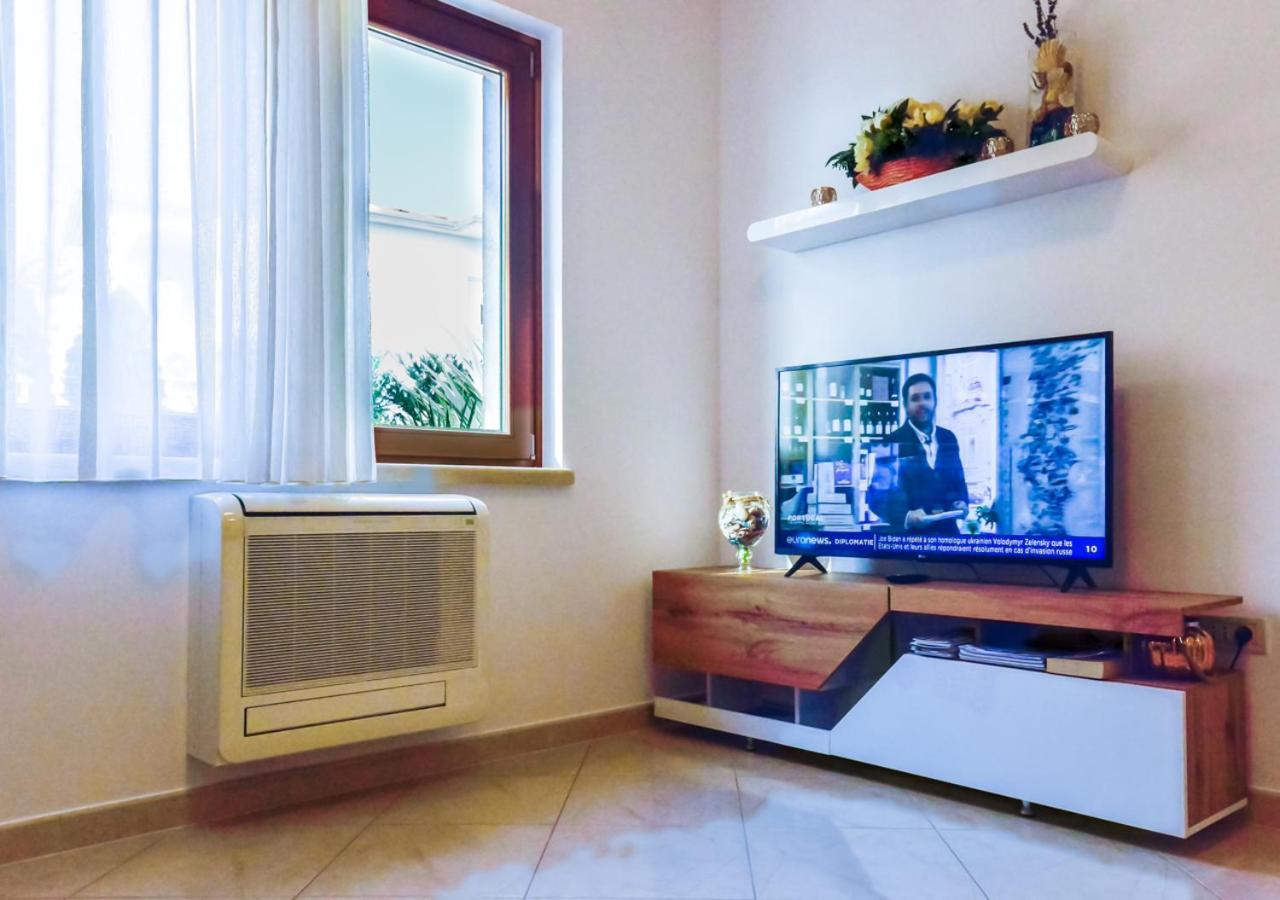 Apartments Leona Umag Luaran gambar