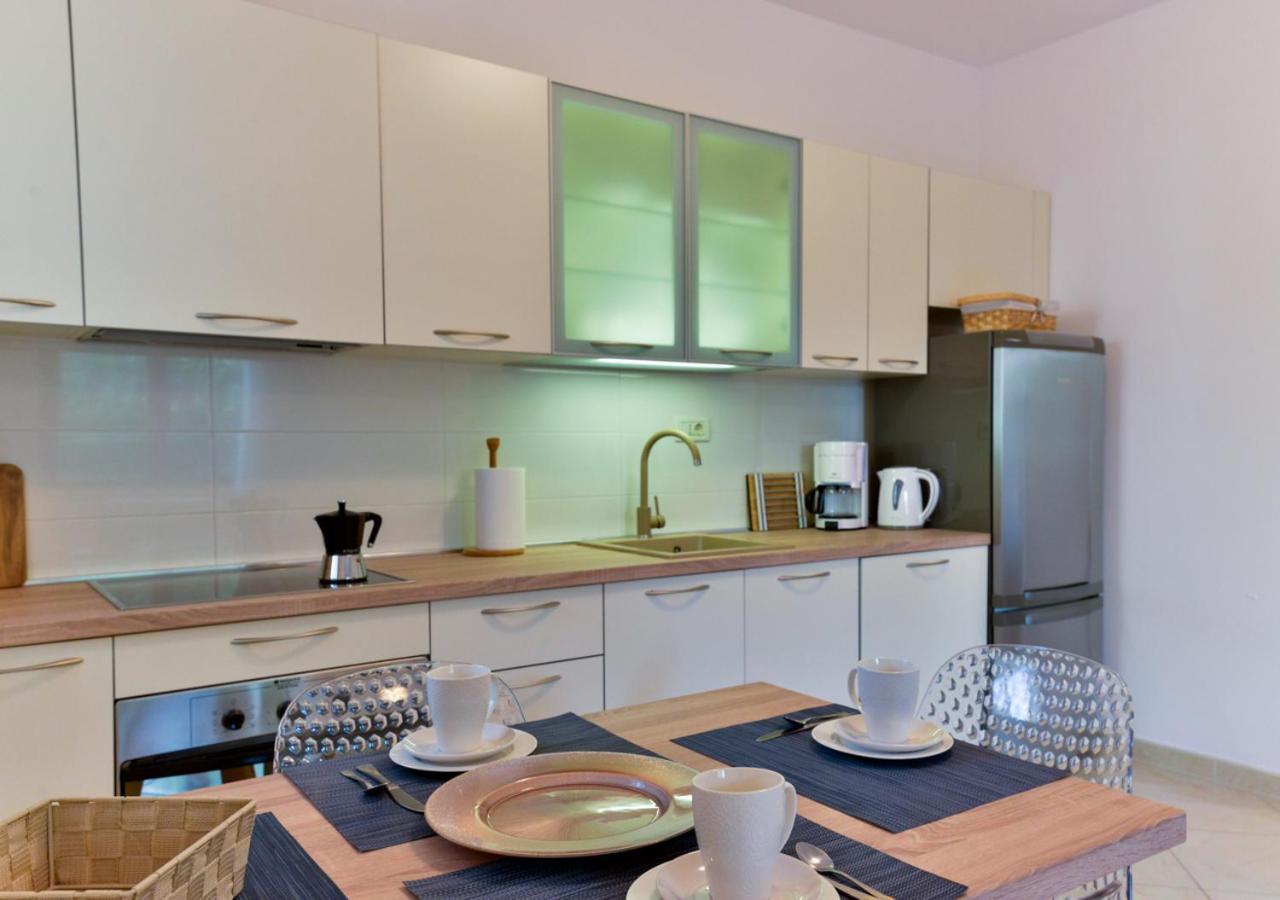 Apartments Leona Umag Luaran gambar