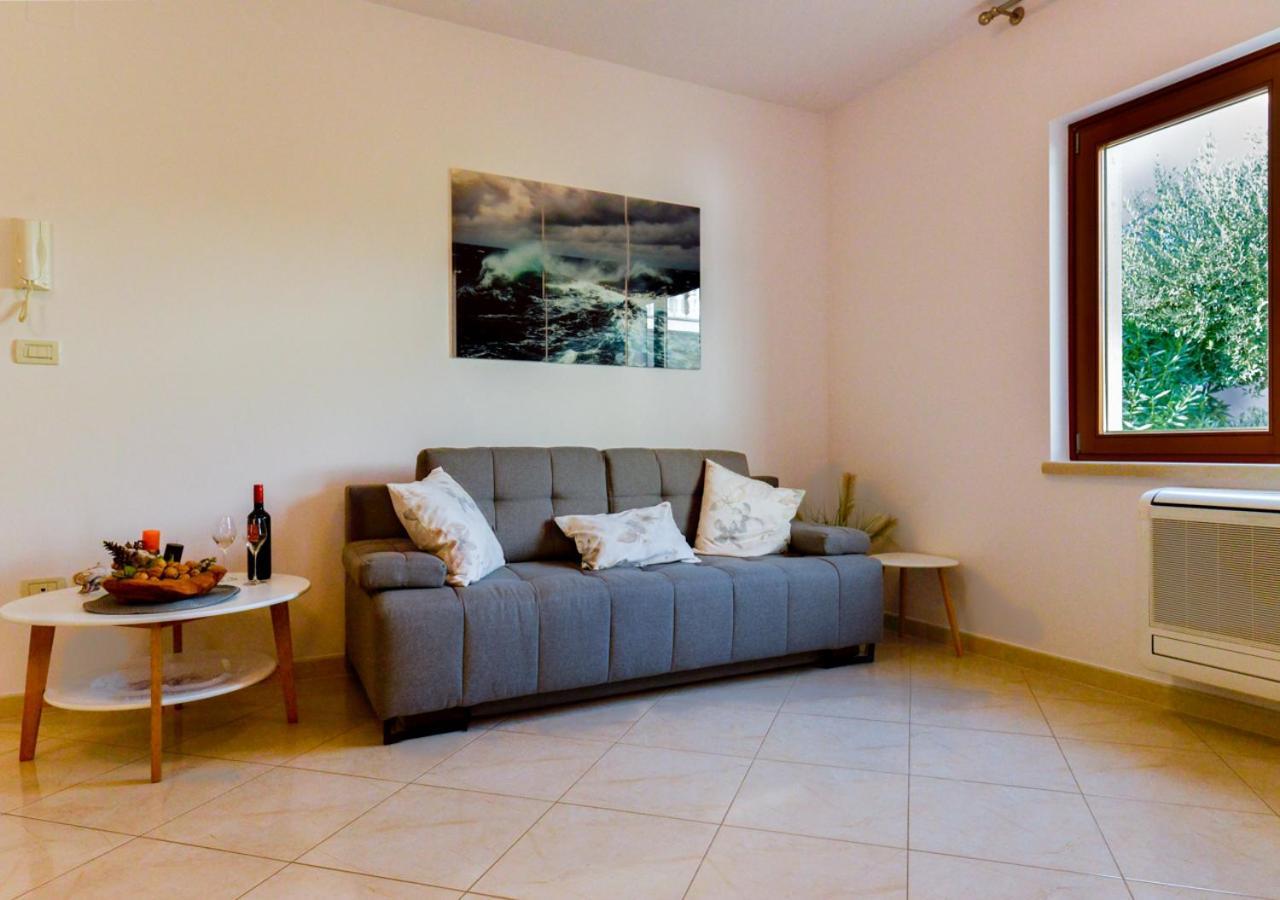 Apartments Leona Umag Luaran gambar